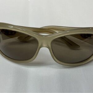 Women’s Gucci Stylish Cream Sunglasses